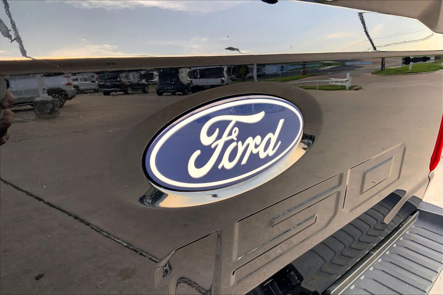 Certified 2024 Ford F150 XLT w/ Mobile Office Package AWD/4WD image 10