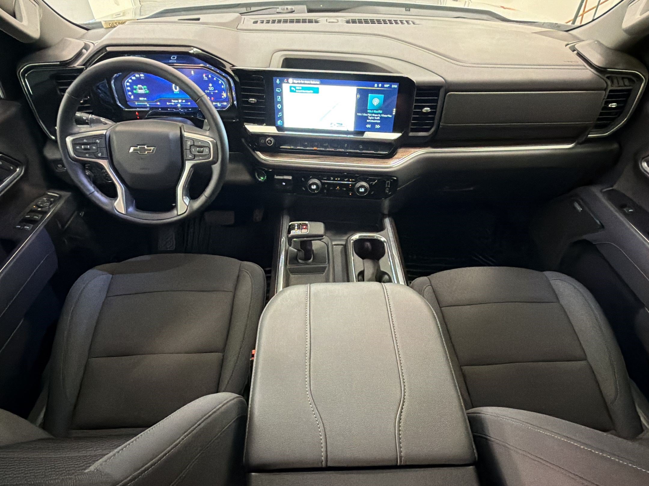 Used 2025 Chevrolet Silverado 1500 RST w/ Texas Edition Plus AWD/4WD image 16