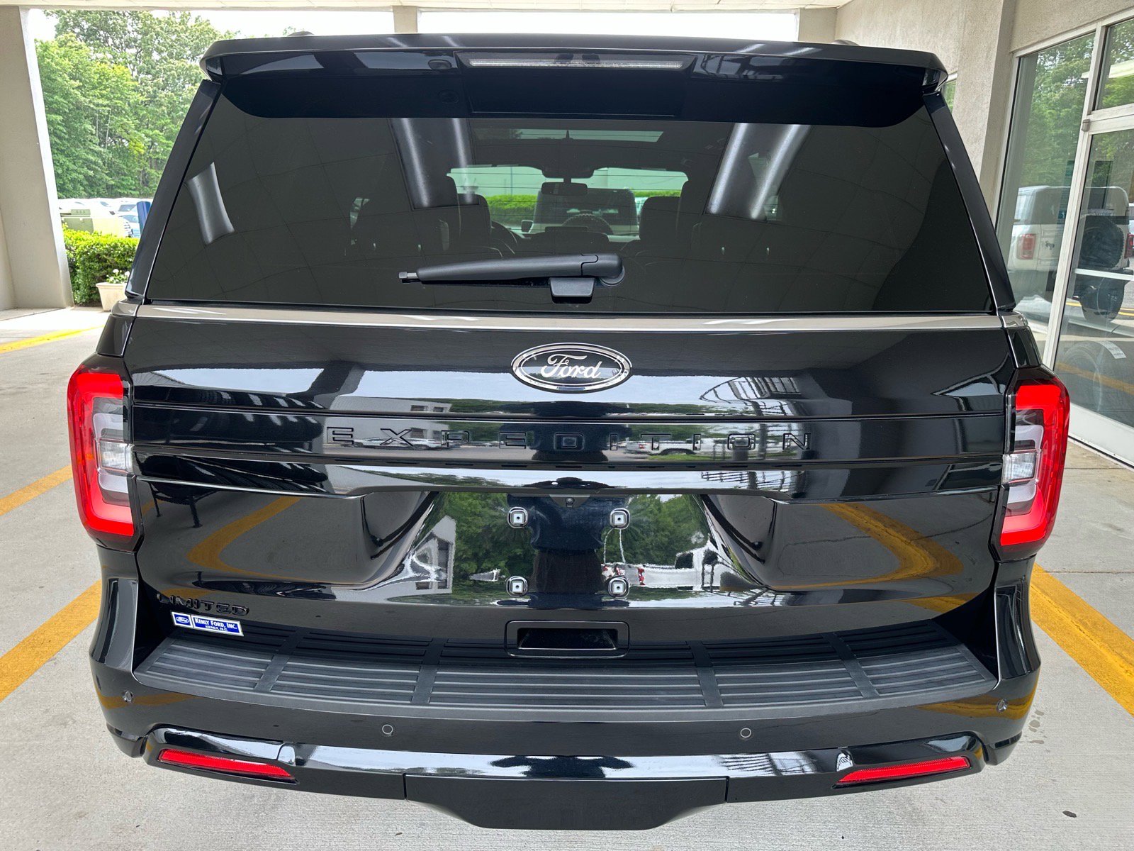 Certified 2023 Ford Expedition Limited AWD/4WD image 11