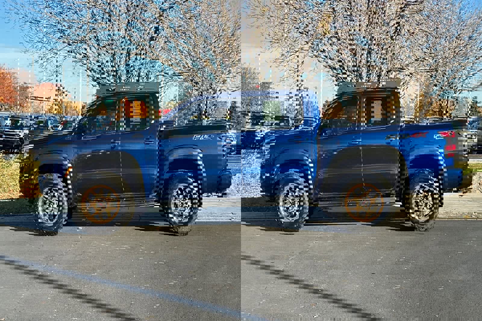 Used 2023 Nissan Frontier PRO-4X w/ Pro-4X Premium Package image 2