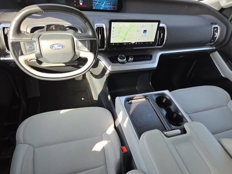 Certified 2025 Ford Expedition Platinum AWD/4WD image 10