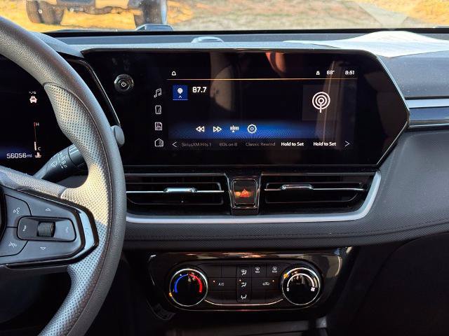 Used 2025 Chevrolet TrailBlazer LT AWD/4WD image 14