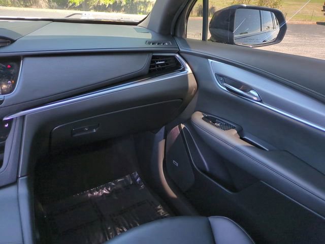 Used 2025 Cadillac XT6 Luxury image 18