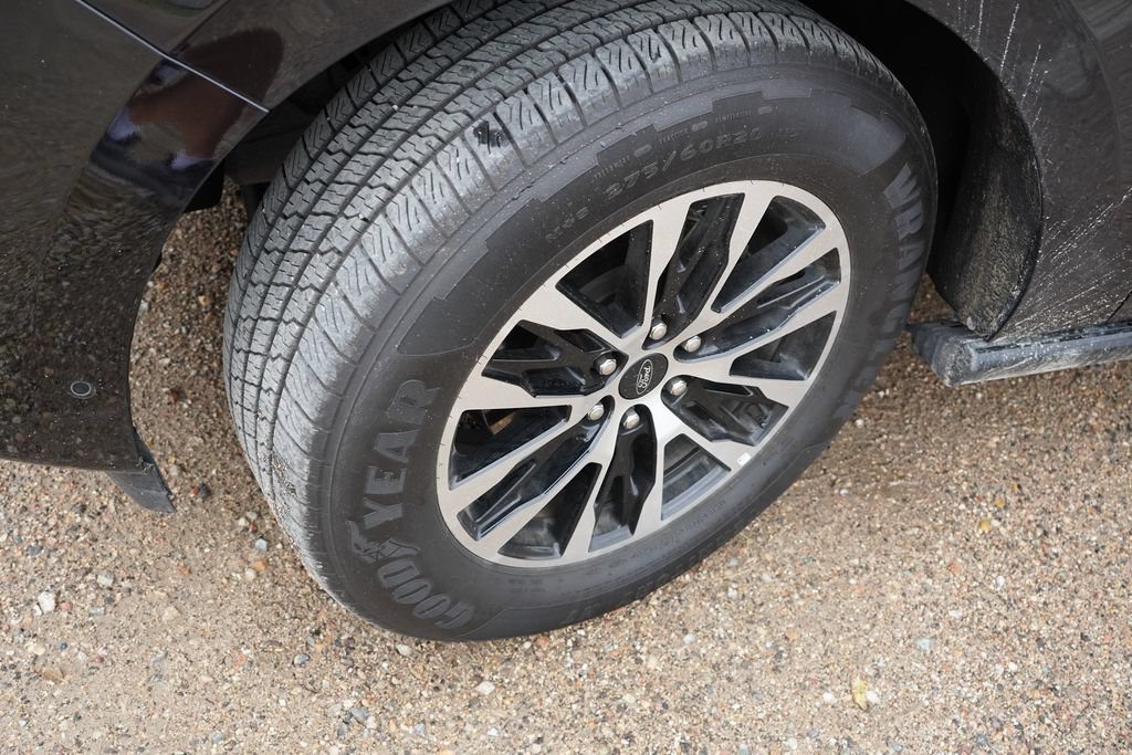 Certified 2025 Ford Expedition Platinum AWD/4WD image 11