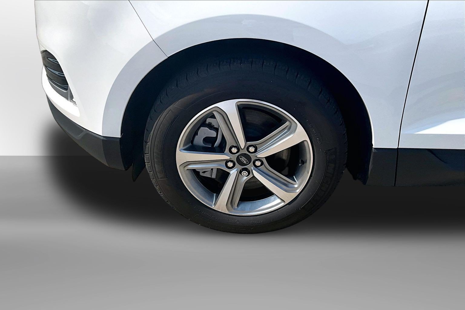 Certified 2024 Ford Edge SEL w/ Convenience Package AWD/4WD image 3