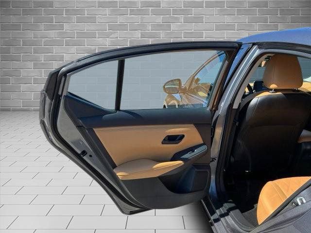 Used 2024 Nissan Sentra SV w/ SV Premium Package FWD image 11