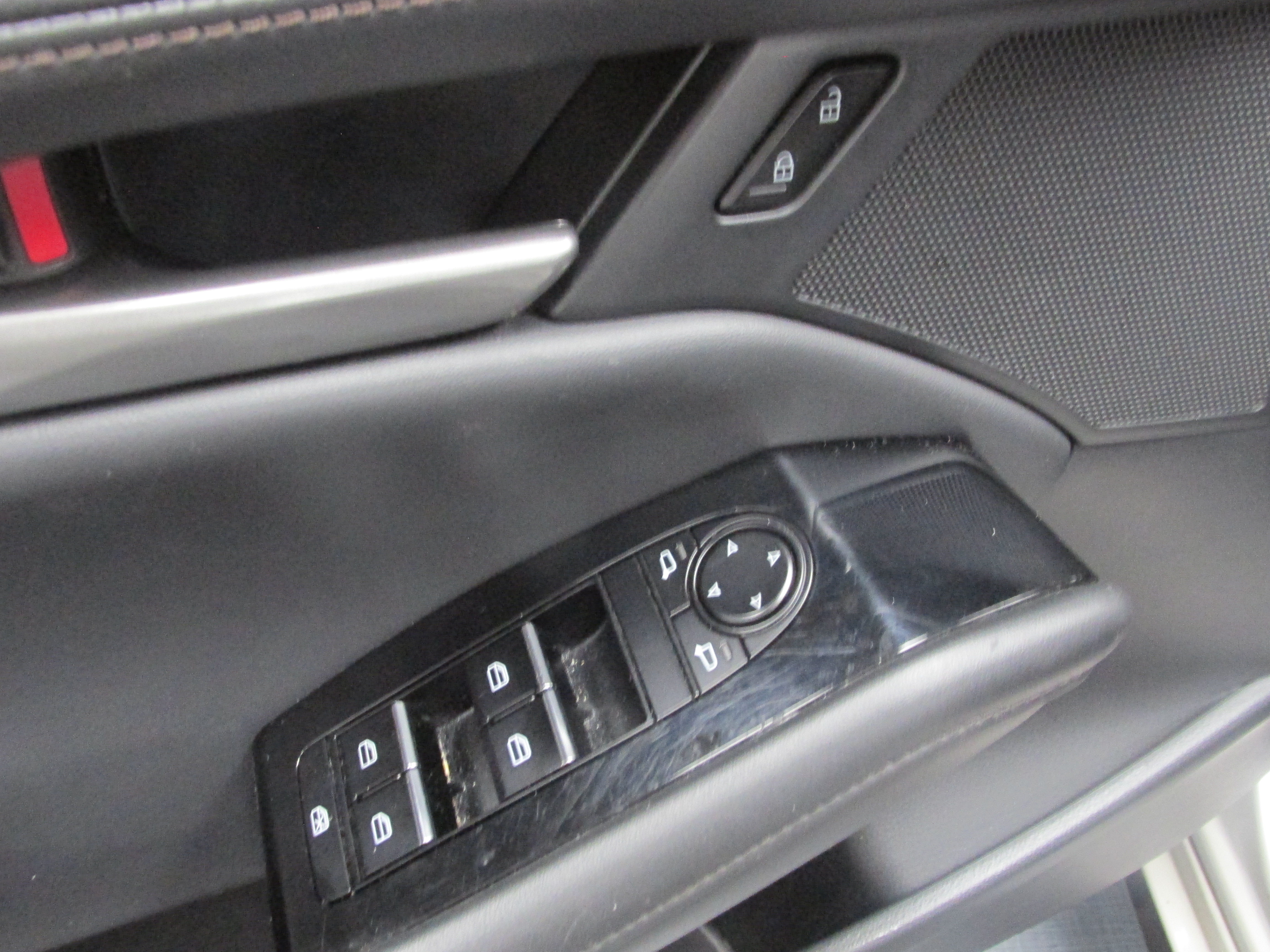 Used 2024 MAZDA MAZDA3 s FWD image 23