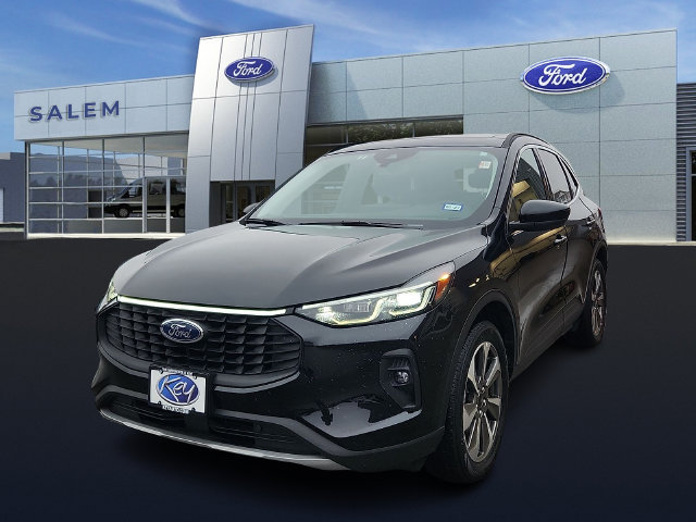 Certified 2025 Ford Escape Platinum AWD/4WD image 6