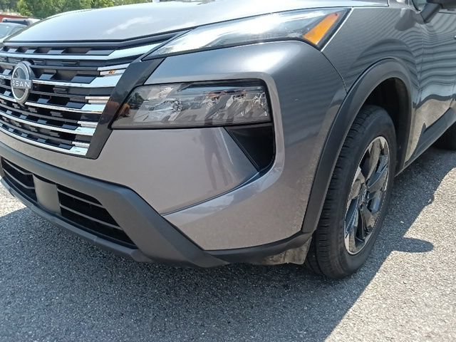 Used 2024 Nissan Rogue SV FWD image 9