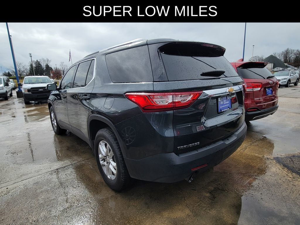 Used 2018 Chevrolet Traverse LT image 3