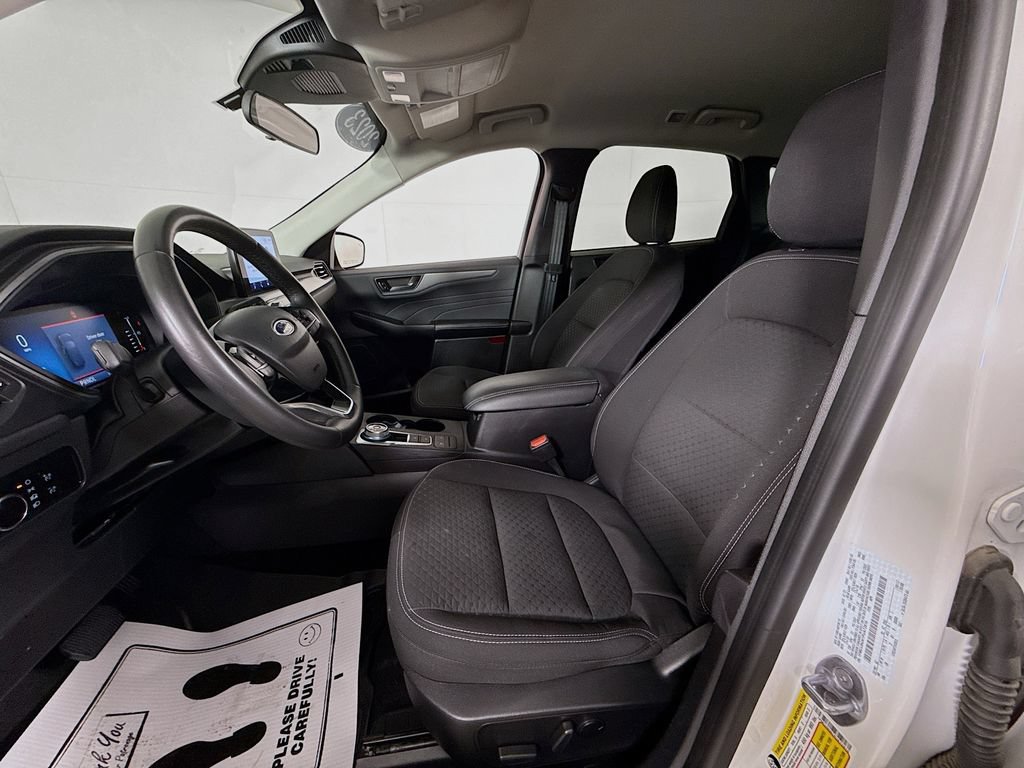 Certified 2023 Ford Escape Active AWD/4WD image 2