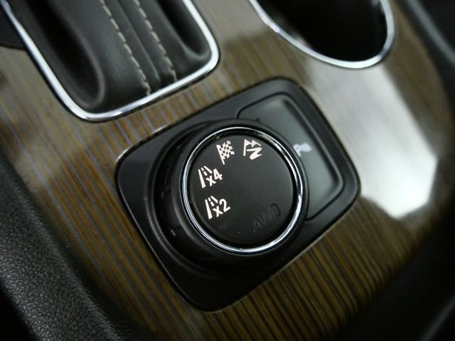 Used 2017 GMC Acadia SLE w/ Driver Alert Package I AWD/4WD image 26