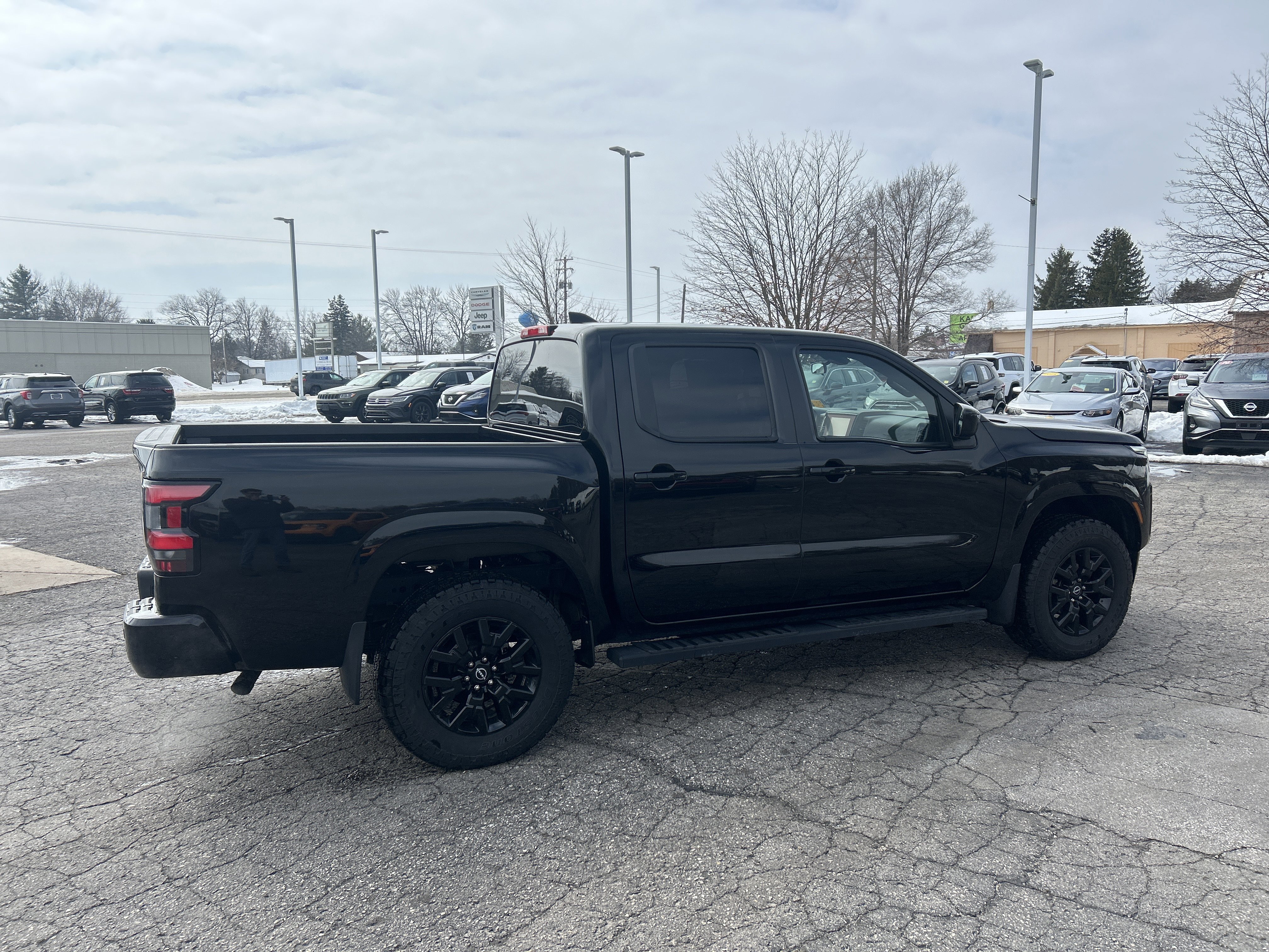 Used 2023 Nissan Frontier SV w/ Midnight Edition Package image 3