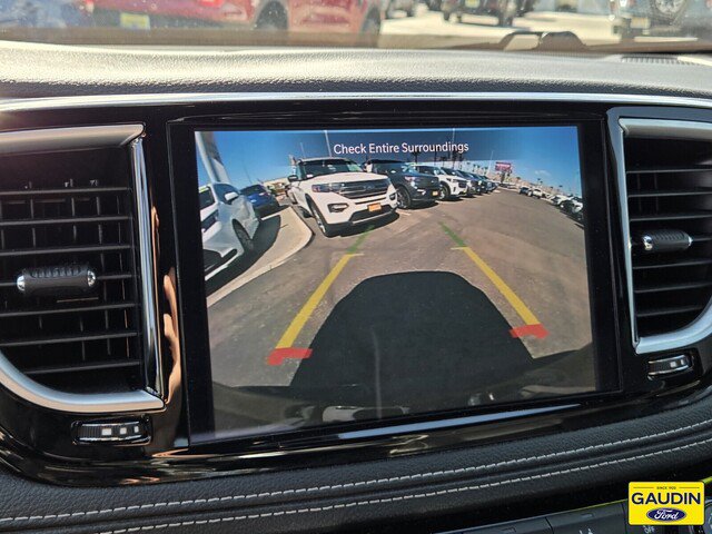 Used 2025 Chrysler Pacifica Limited FWD image 23