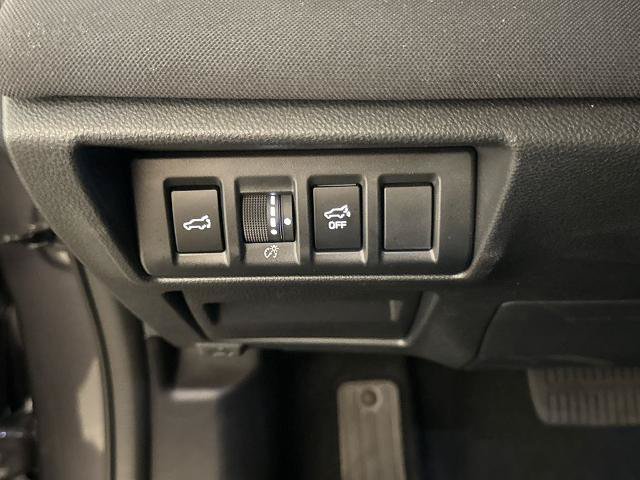 Used 2025 Subaru Outback Premium AWD/4WD image 18