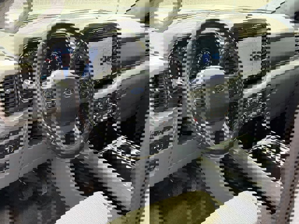 Certified 2022 Ford F150 XLT w/ Equipment Group 302A High image 18