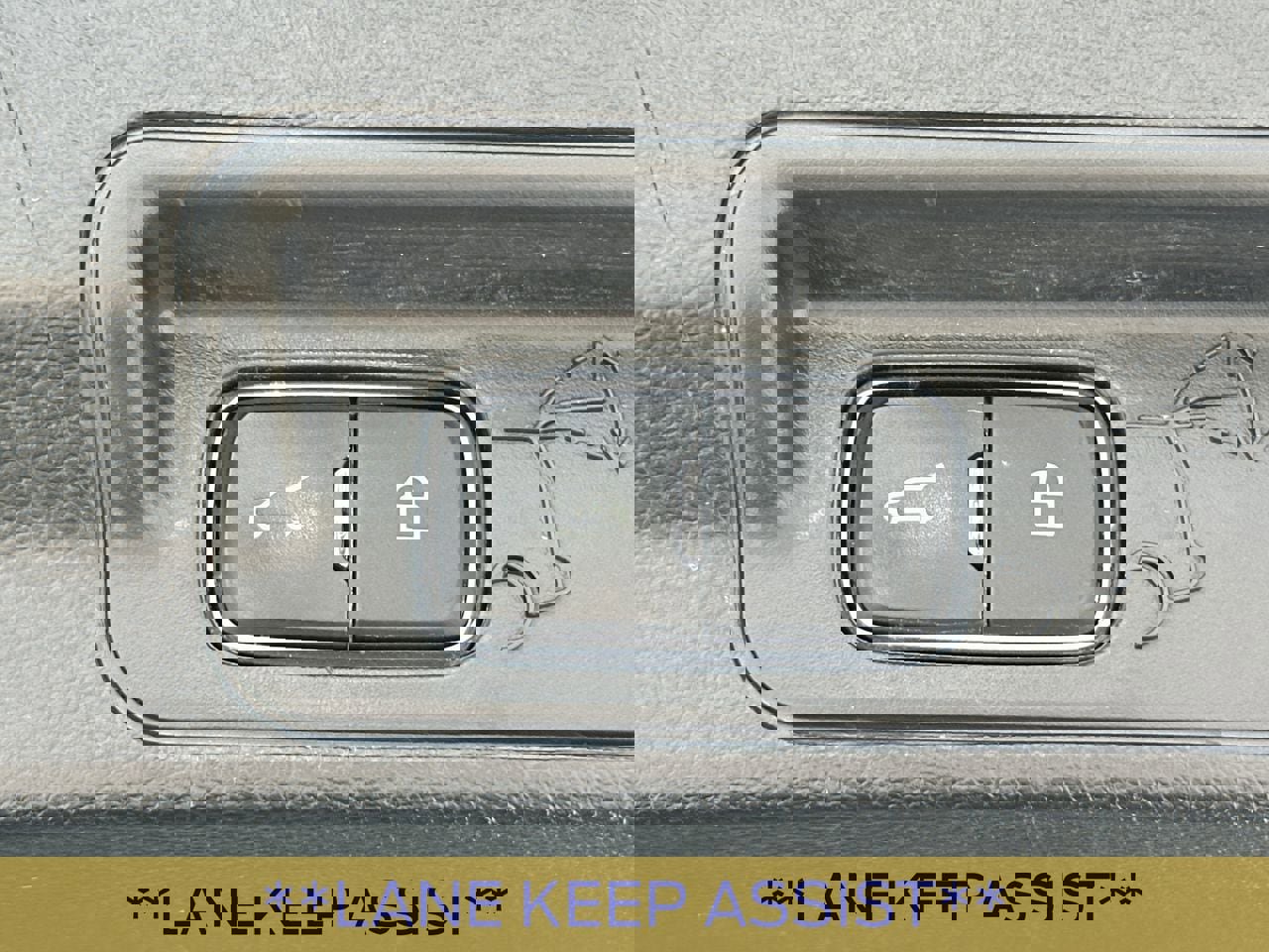 Certified 2022 Ford Explorer XLT w/ Equipment Group 202A image 21