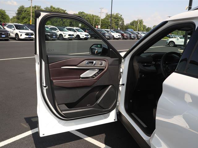 Certified 2025 Ford Explorer Platinum AWD/4WD image 19