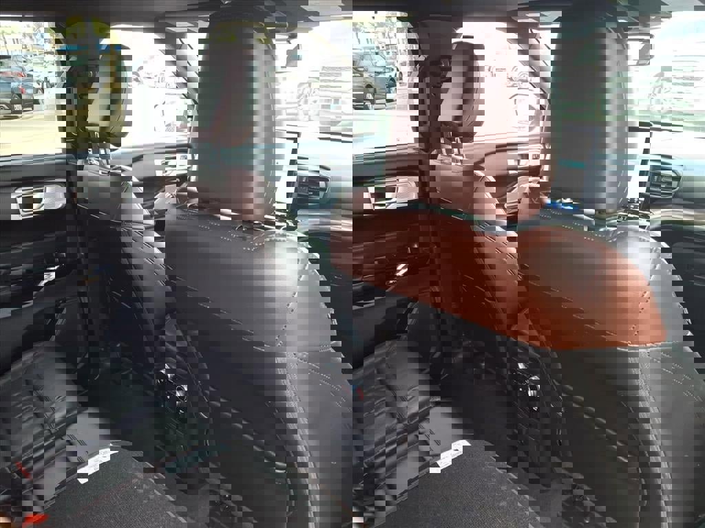 Certified 2023 Ford Explorer Platinum w/ Technology Package image 13