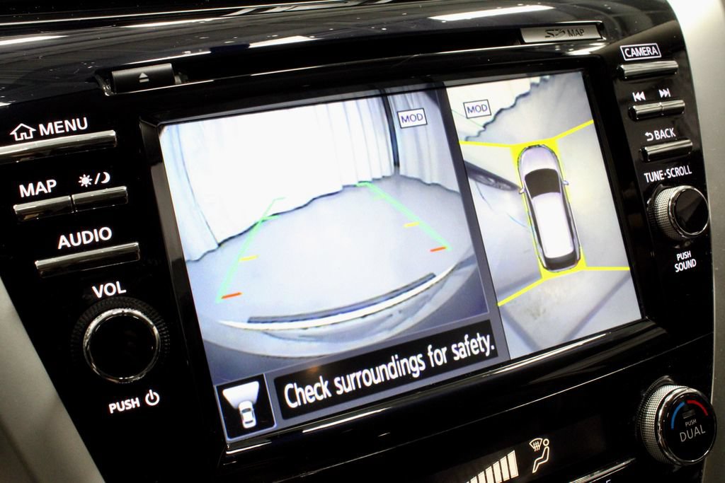 Used 2017 Nissan Murano SL FWD image 2