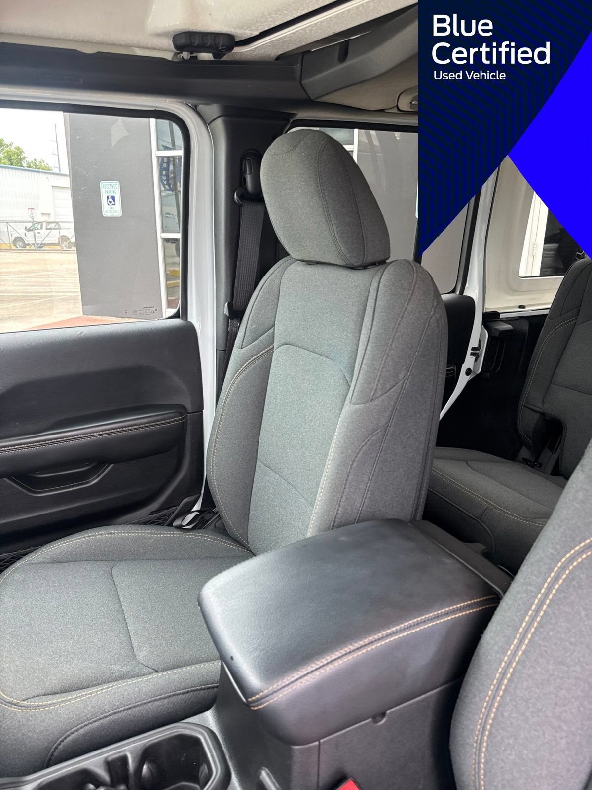 Used 2025 Jeep Wrangler Unlimited Sahara AWD/4WD image 39