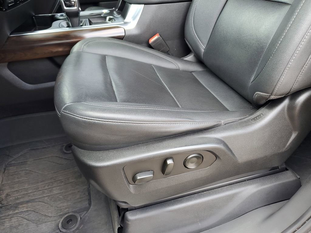 Used 2022 GMC Sierra 1500 SLT w/ SLT Premium Package AWD/4WD image 16