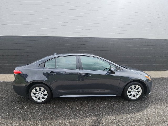 Used 2025 Toyota Corolla LE FWD image 7