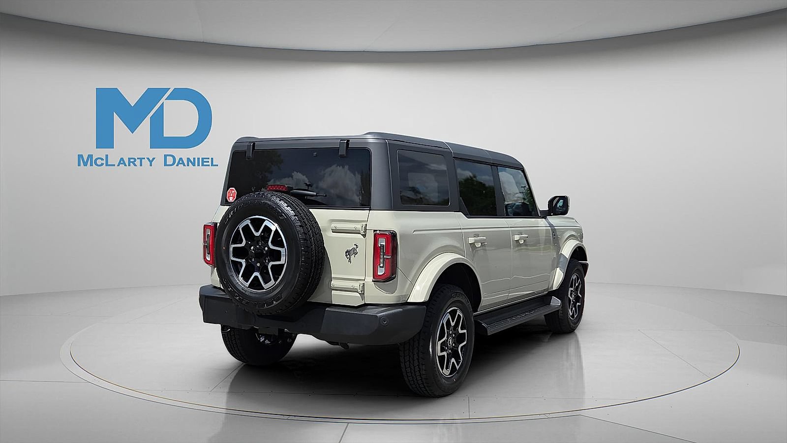 Certified 2025 Ford Bronco Outer Banks AWD/4WD image 5