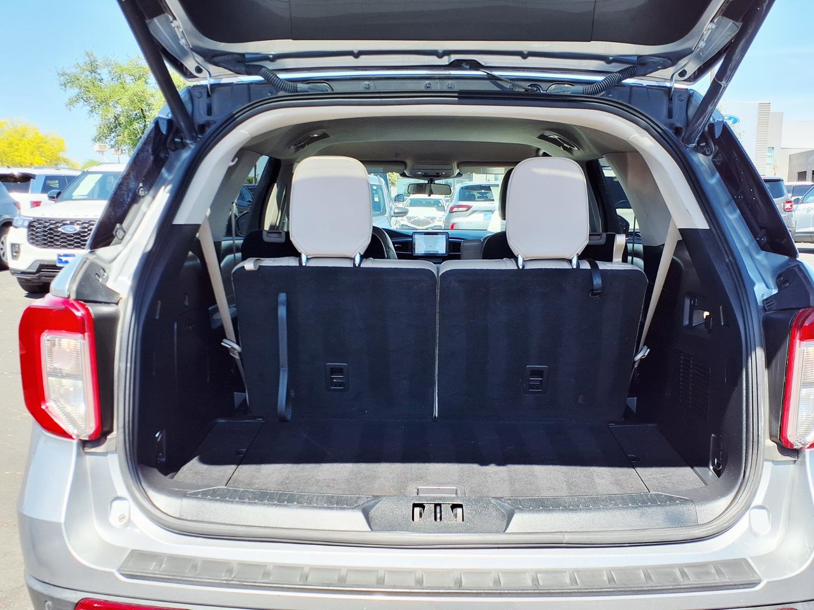 Certified 2022 Ford Explorer XLT w/ Equipment Group 202A image 17