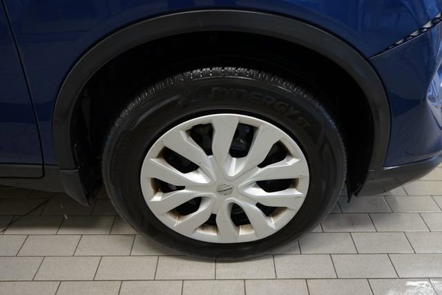 Used 2018 Nissan Rogue S image 16