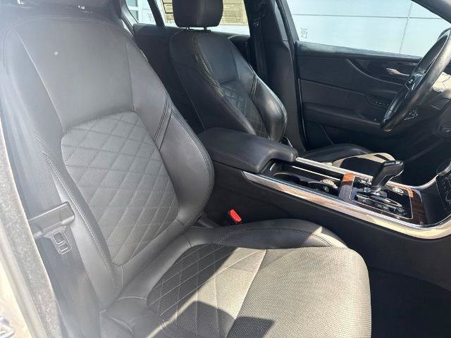Used 2020 Jaguar XE S AWD/4WD image 33