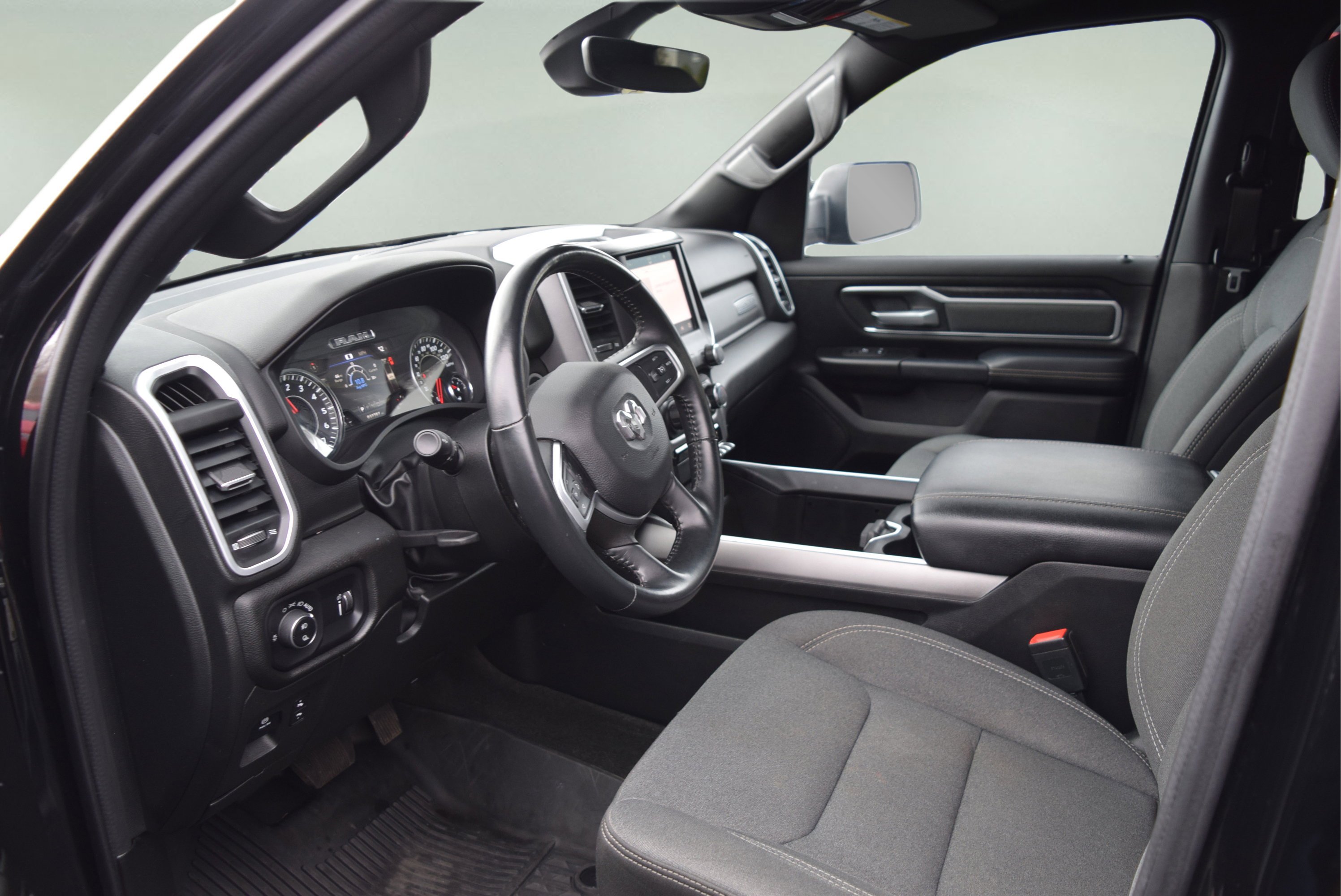 Used 2023 RAM 1500 Big Horn AWD/4WD image 9