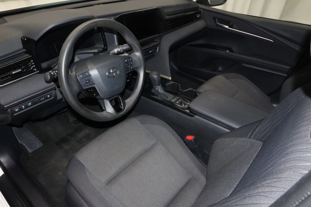 Used 2025 Toyota Camry LE FWD image 25