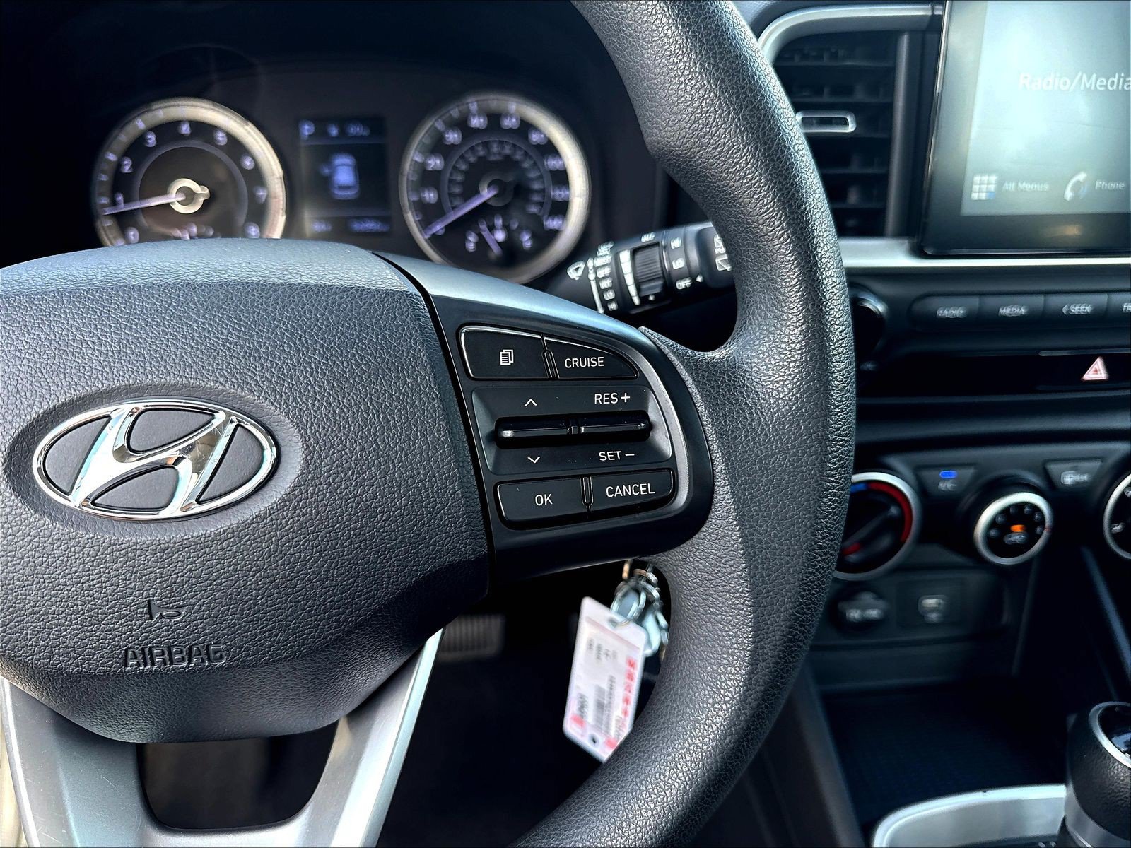 Used 2021 Hyundai Venue SE FWD image 16