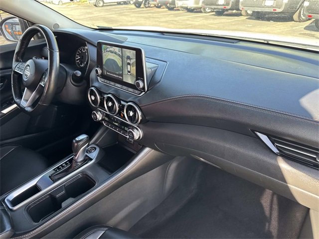 Used 2022 Nissan Sentra SR w/ SR Premium Package image 34