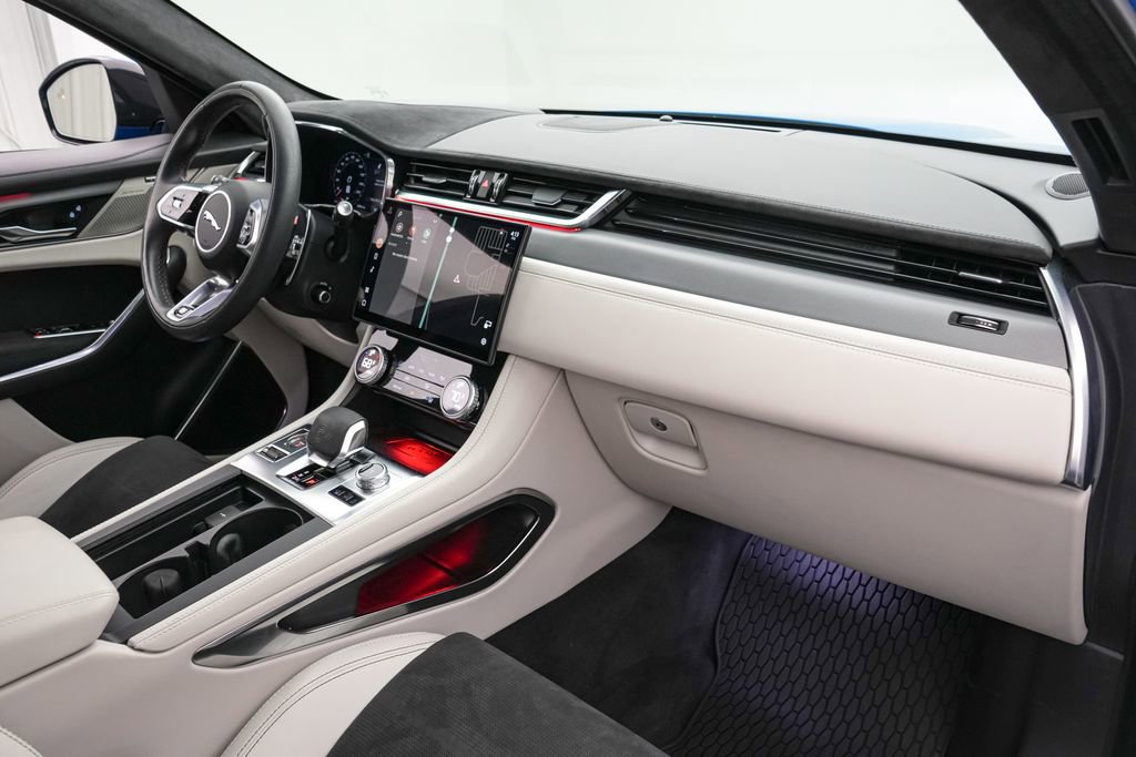 Used 2023 Jaguar F-PACE SVR image 36