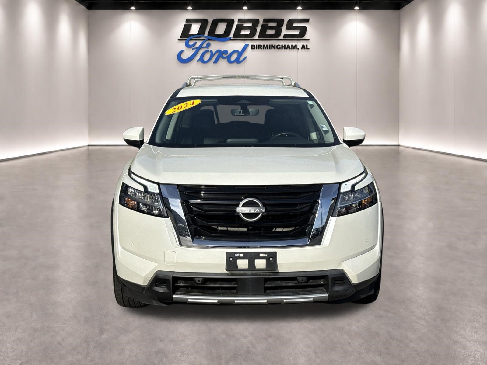 Used 2024 Nissan Pathfinder SL AWD/4WD image 2