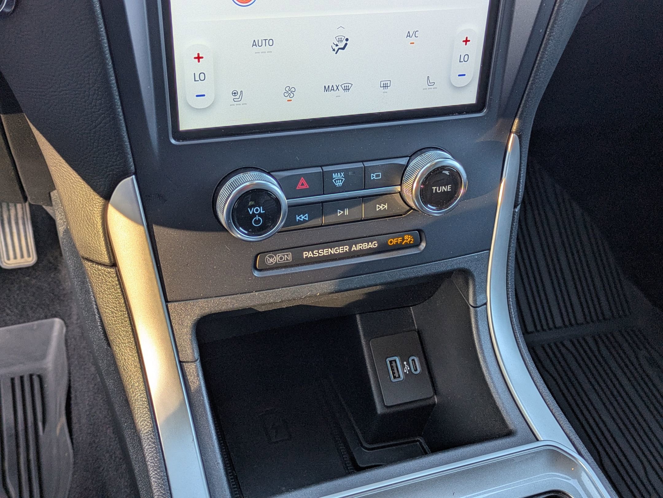 Certified 2024 Ford Edge SEL w/ Convenience Package AWD/4WD image 25