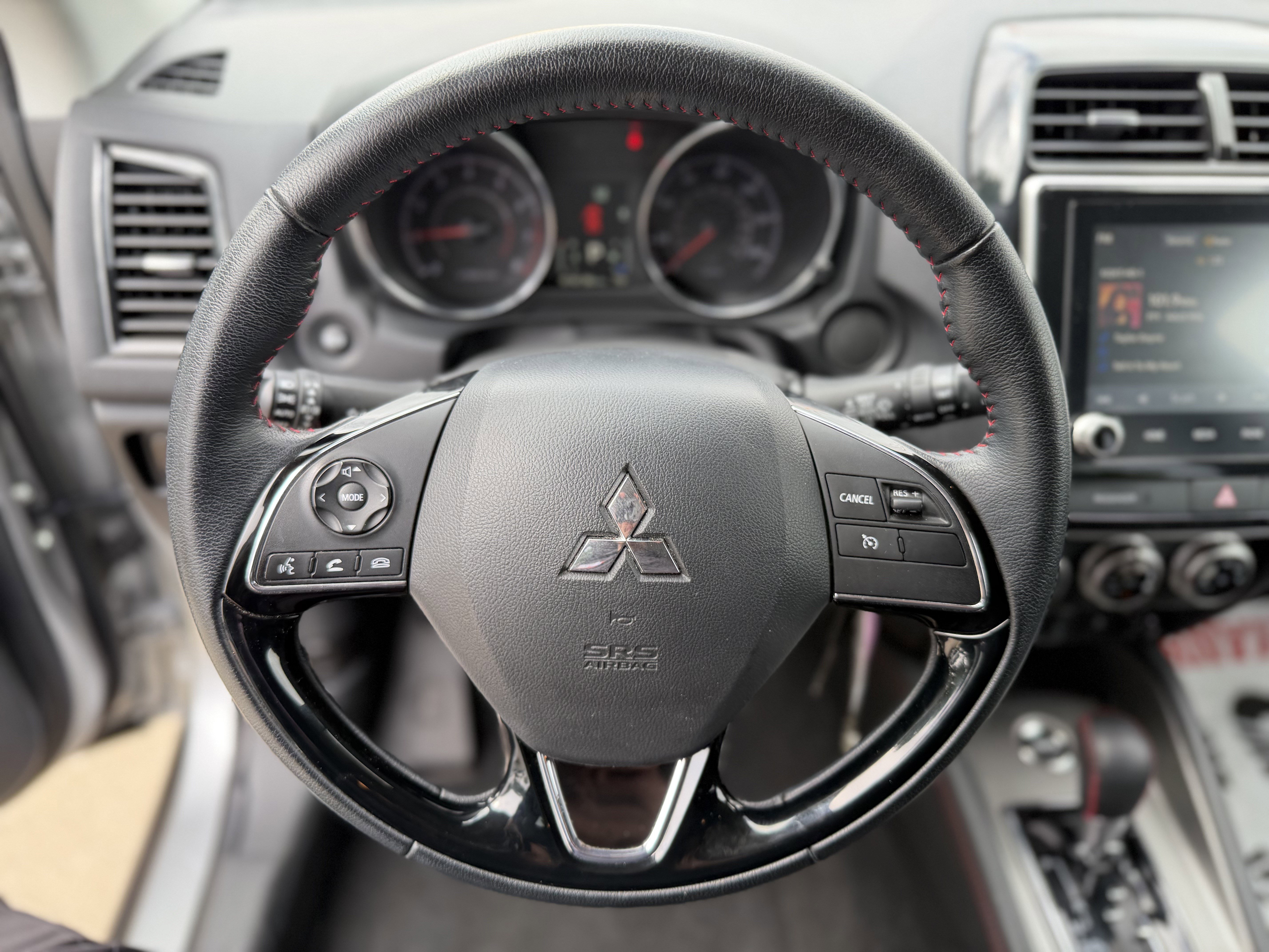 Used 2025 Mitsubishi Outlander Sport LE AWD/4WD image 16
