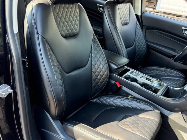 Certified 2024 Ford Edge Titanium AWD/4WD image 33