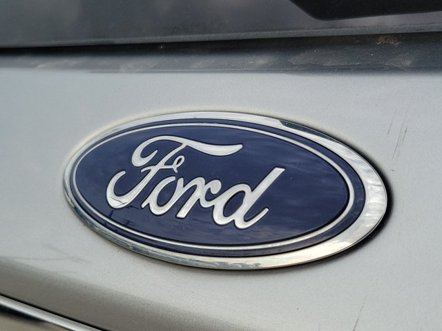 Certified 2023 Ford Explorer XLT w/ Equipment Group 202A RWD image 8