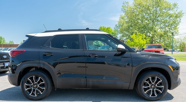 Used 2021 Chevrolet TrailBlazer ACTIV w/ Sun and Liftgate Package AWD/4WD image 5