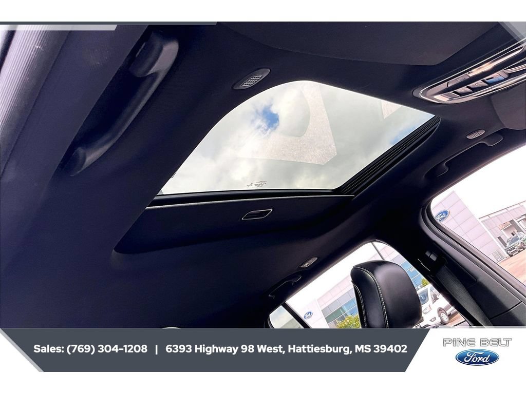 Used 2022 Jeep Grand Cherokee Altitude AWD/4WD image 16
