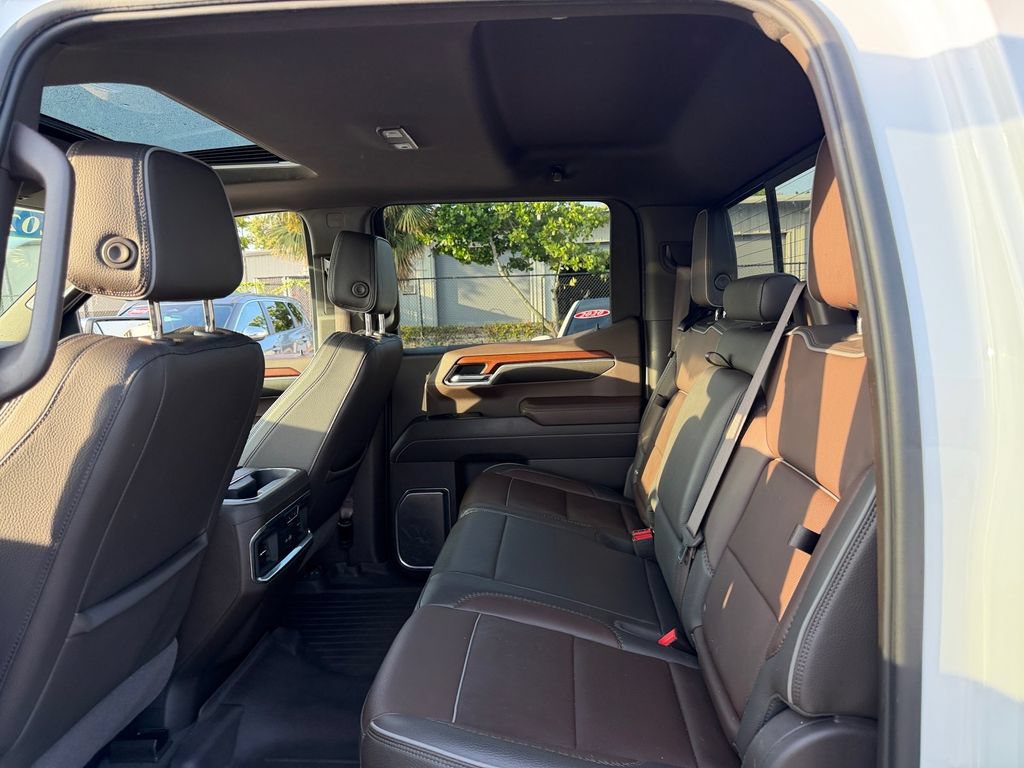 Used 2023 GMC Sierra 1500 Denali w/ Denali Reserve Package AWD/4WD image 13