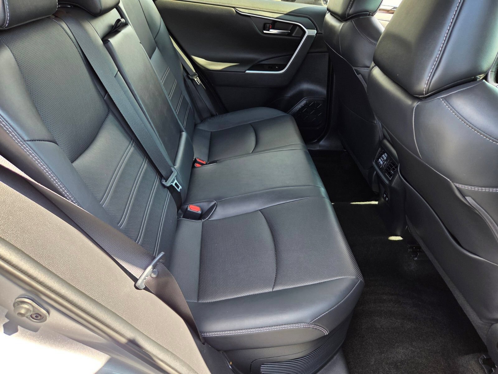 Used 2021 Toyota RAV4 Limited AWD/4WD image 15
