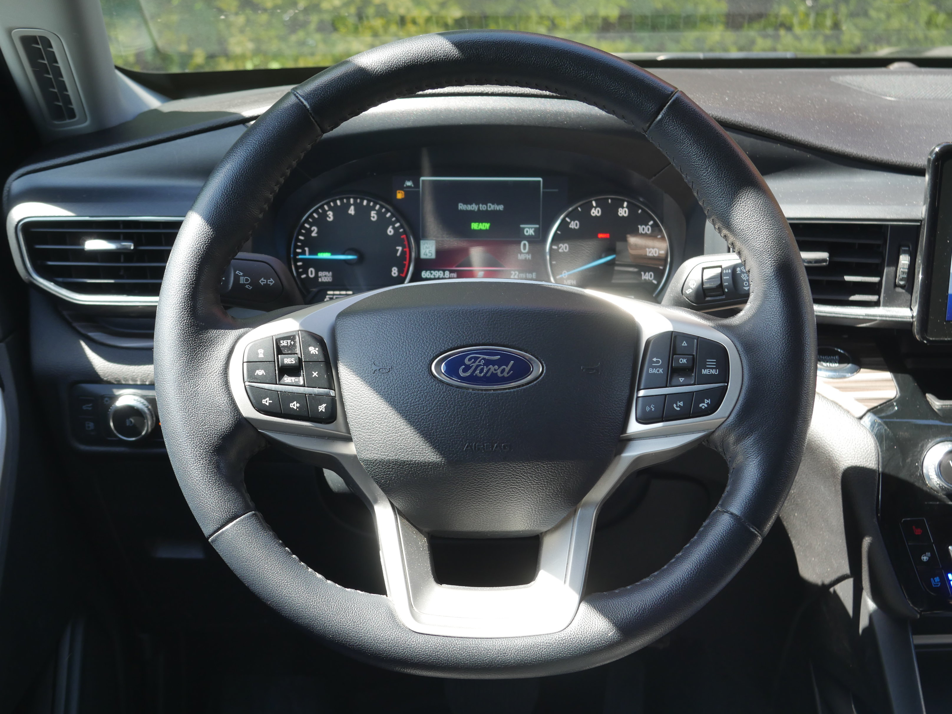 Certified 2022 Ford Explorer Limited AWD/4WD image 7