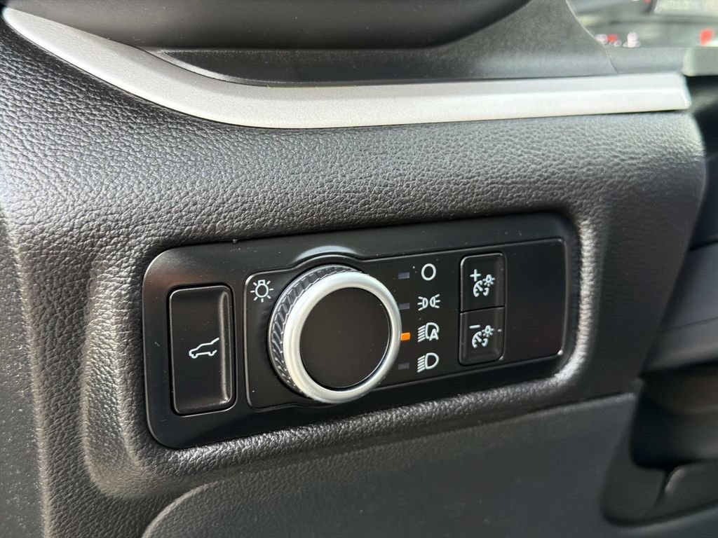 Certified 2023 Ford Explorer XLT RWD image 24