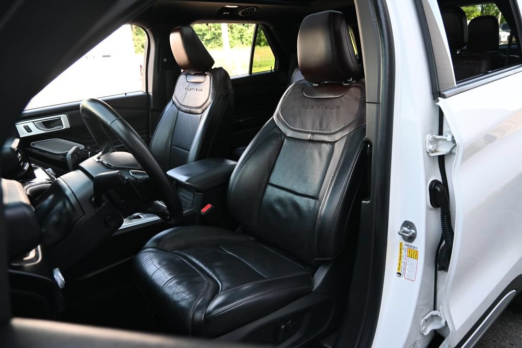 Certified 2021 Ford Explorer Platinum w/ Equipment Group 601A AWD/4WD image 23