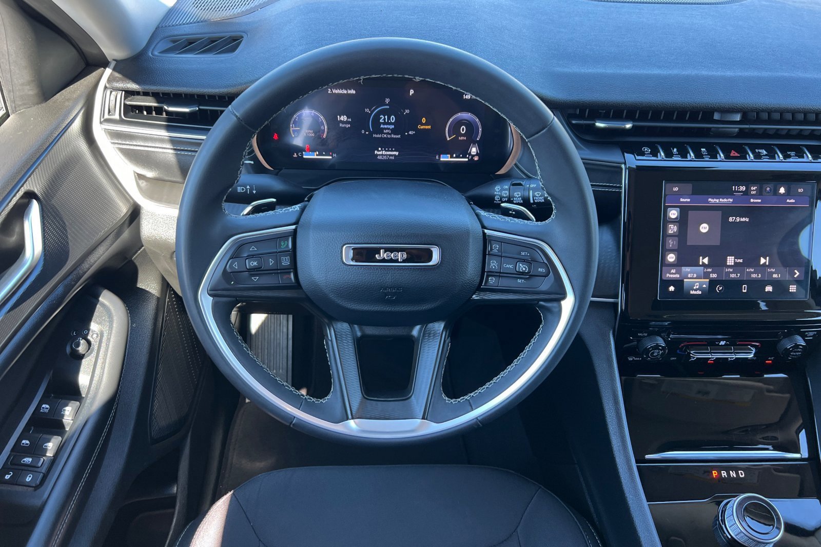 Used 2023 Jeep Grand Cherokee L Laredo image 15