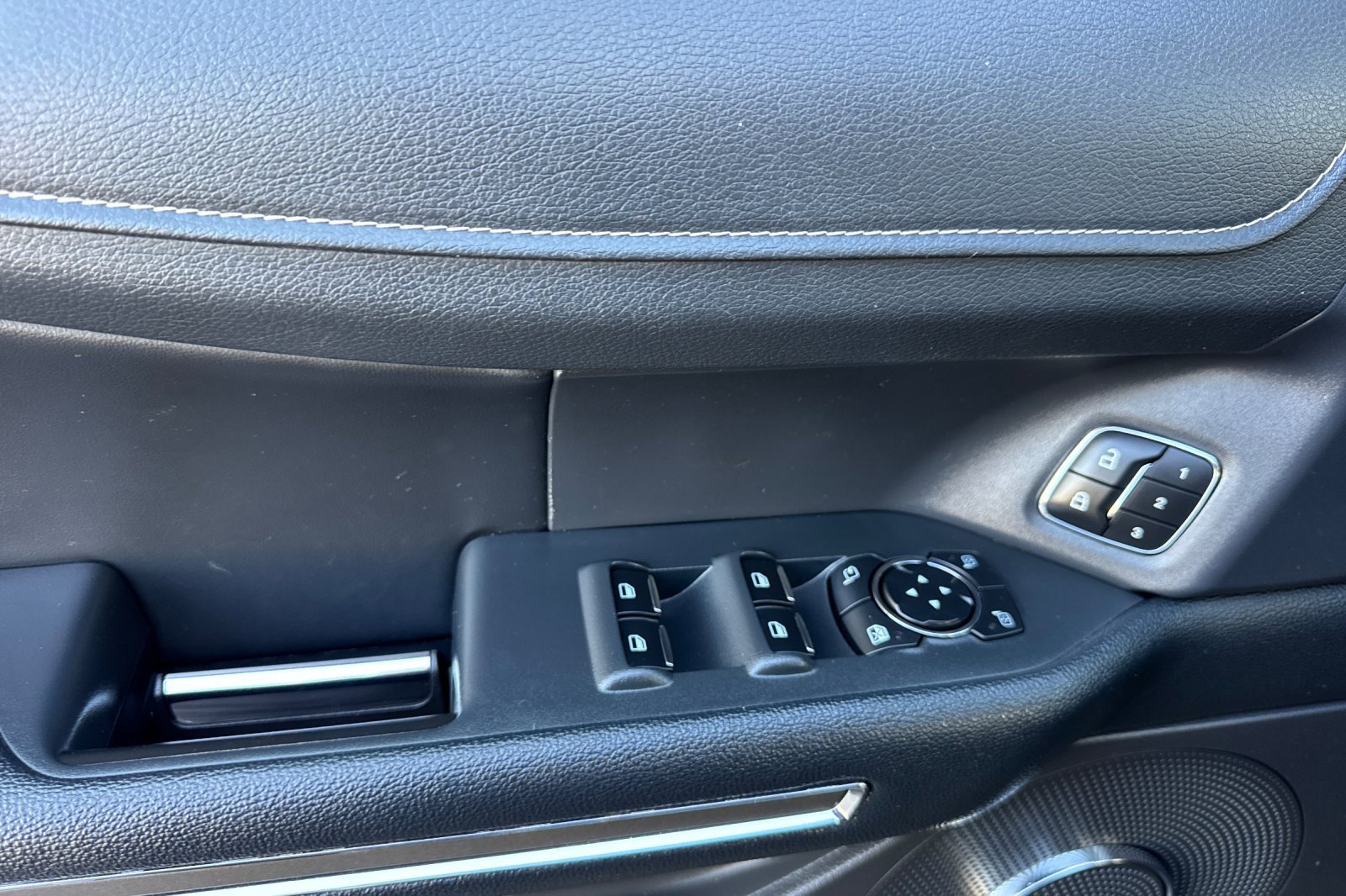 Certified 2024 Ford Expedition Max XLT image 10